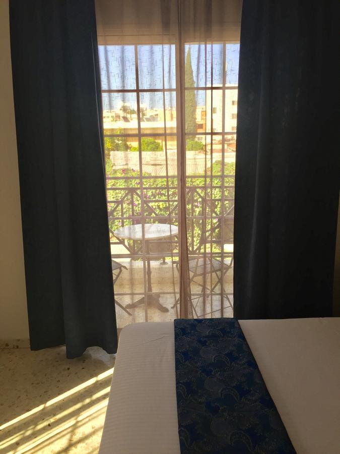 Vangelios Apartments Paphos Exteriör bild